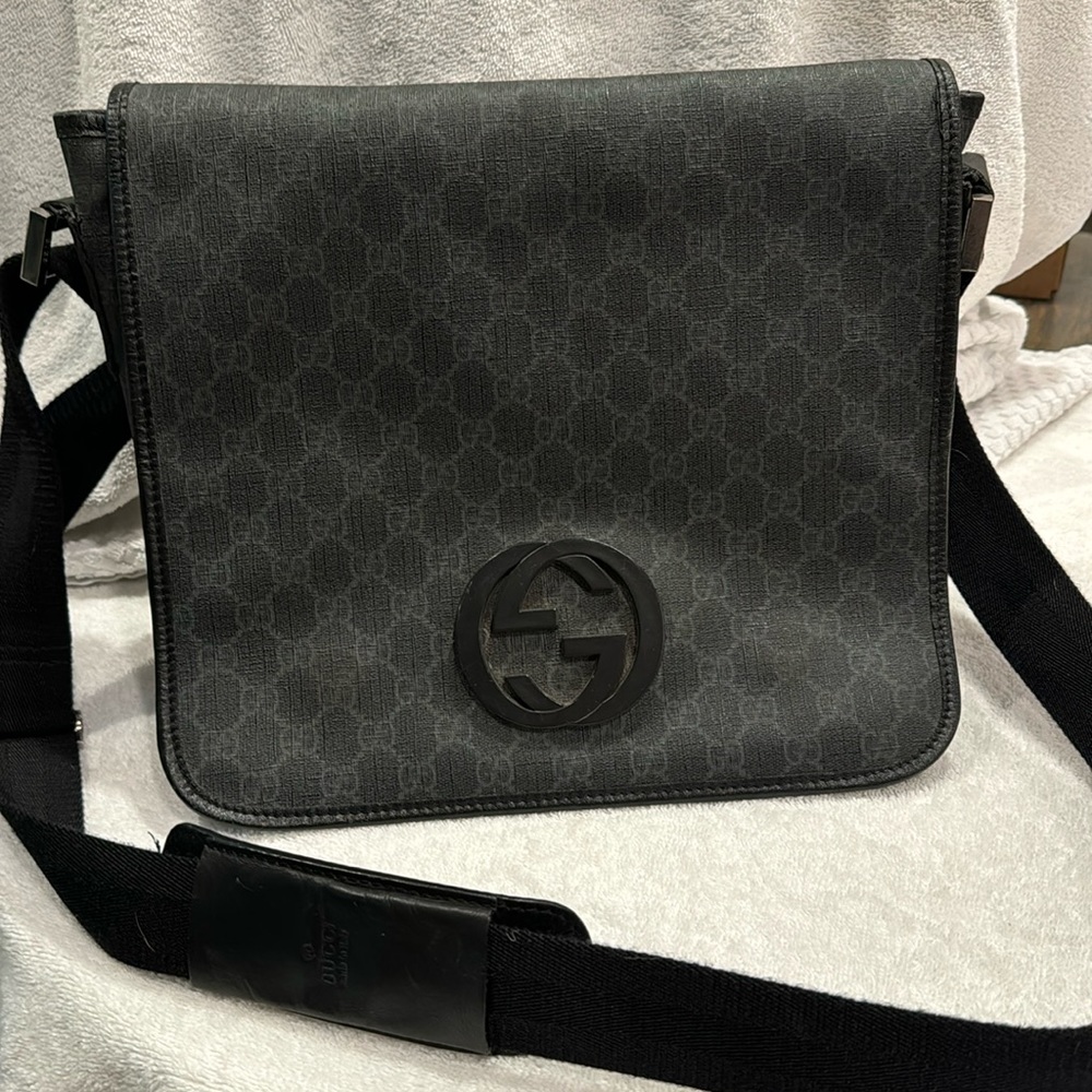GUCCI GG INTERLOCKING MESSENGER BAG